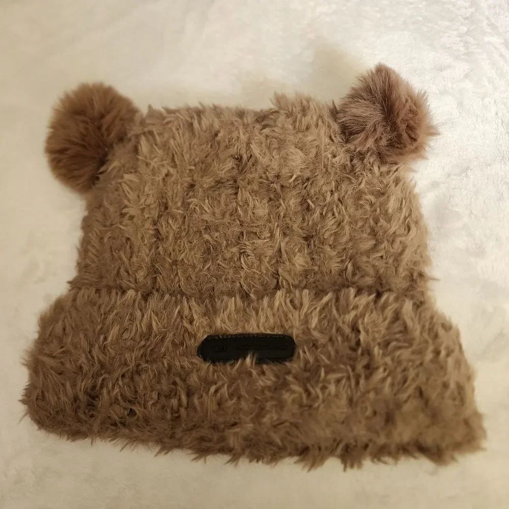Biege Super Soft Fury Pom Pom Beanie